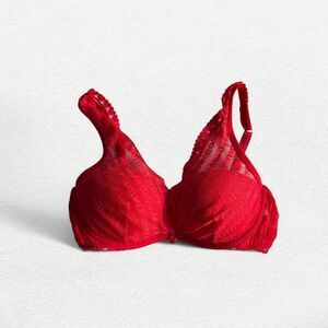 Intimissimi More Amore Giorgia Balconette Bra in True Red